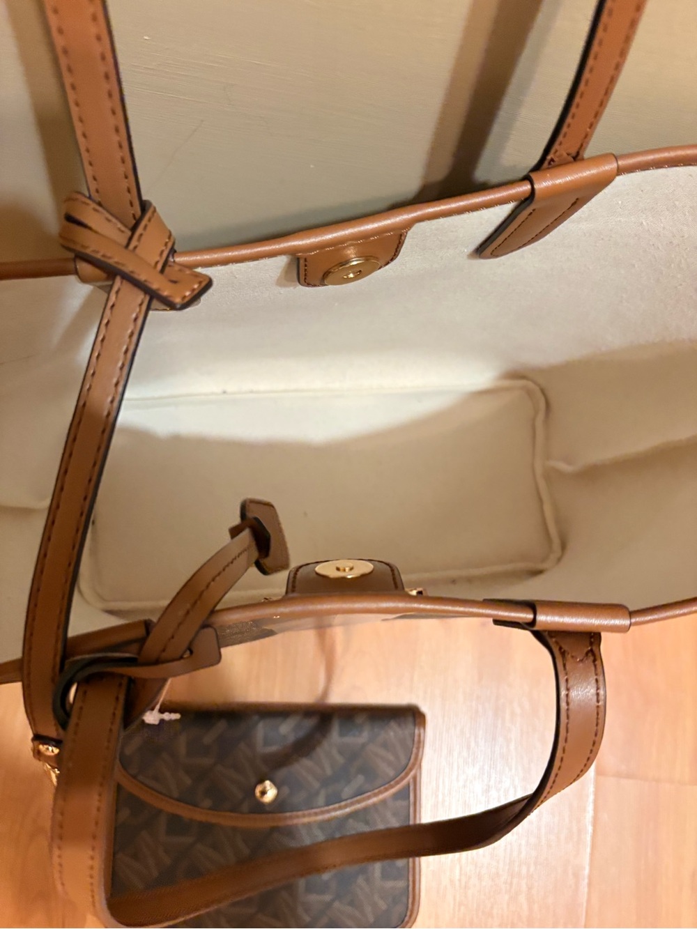 NWT Michael Kors Eliza Large East West Open Tote Bag - Brown/ Luggage - Picture 4 of 16